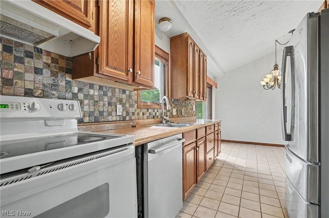 5818 Starview Circle, Clinton, OH 44216
