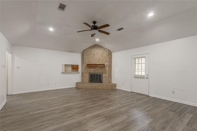 114 Timberline Drive, Huntsville, TX 77320