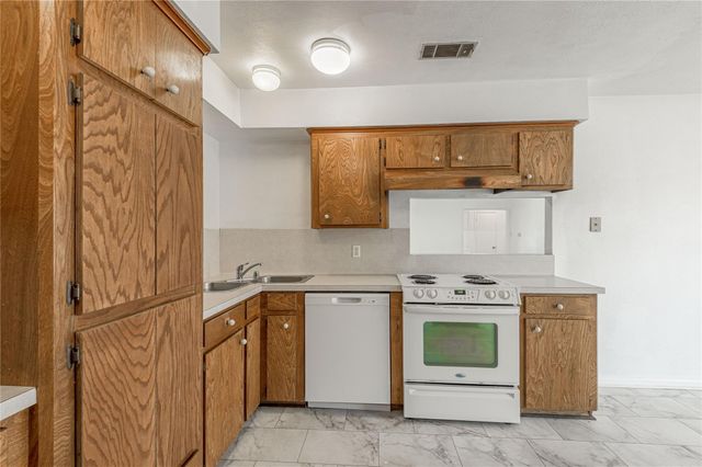 114 Timberline Drive, Huntsville, TX 77320