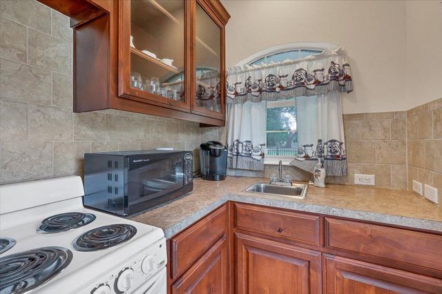 18609 Venture DR, Point Venture, TX 78645