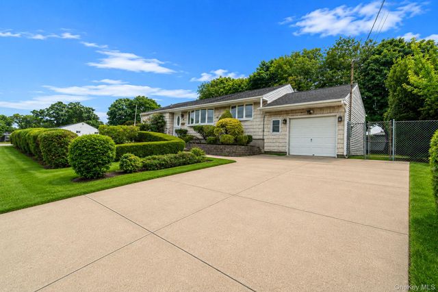 40 Cypress Street, Central Islip, NY 11722