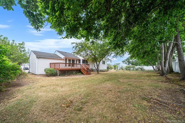 40 Cypress Street, Central Islip, NY 11722