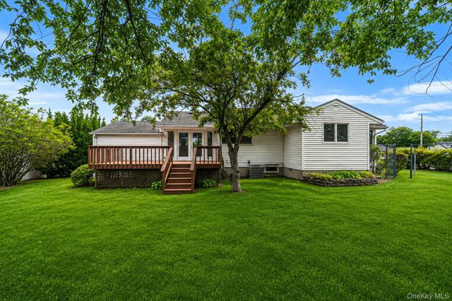 40 Cypress Street, Central Islip, NY 11722