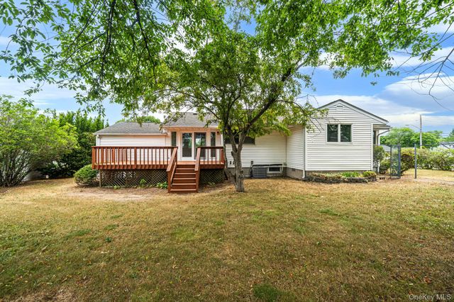 40 Cypress Street, Central Islip, NY 11722