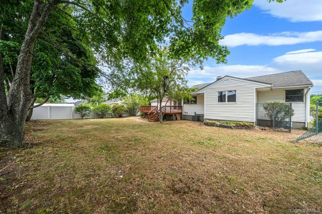 40 Cypress Street, Central Islip, NY 11722