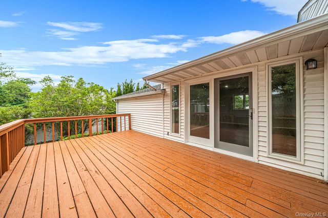 40 Cypress Street, Central Islip, NY 11722