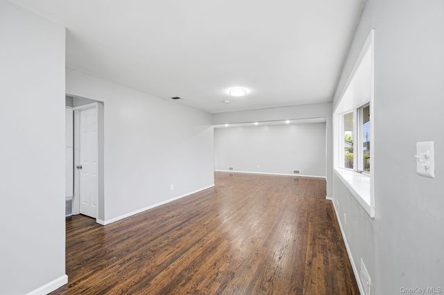40 Cypress Street, Central Islip, NY 11722