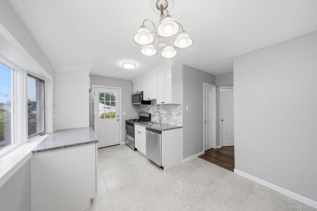 40 Cypress Street, Central Islip, NY 11722