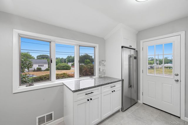 40 Cypress Street, Central Islip, NY 11722