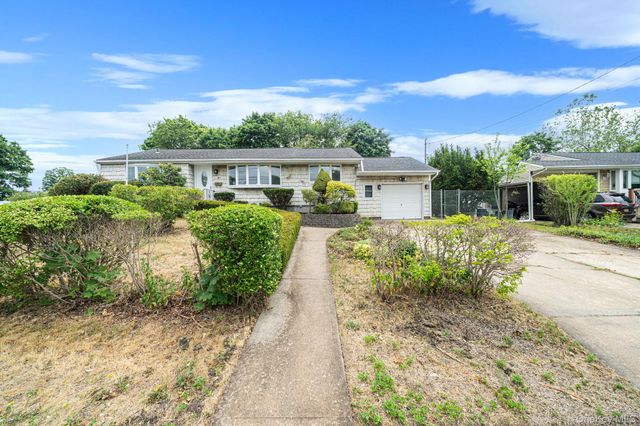 40 Cypress Street, Central Islip, NY 11722