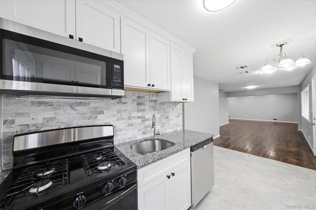 40 Cypress Street, Central Islip, NY 11722