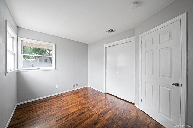 40 Cypress Street, Central Islip, NY 11722