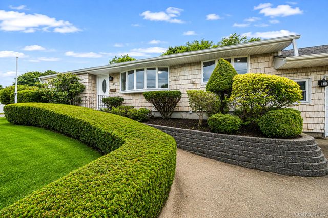 40 Cypress Street, Central Islip, NY 11722