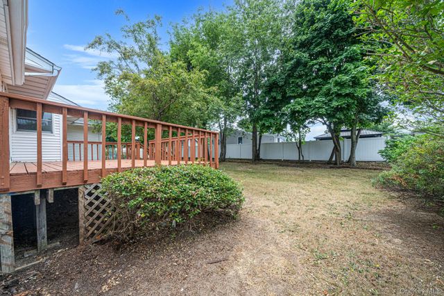 40 Cypress Street, Central Islip, NY 11722