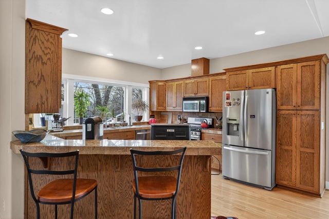 11083 Alta Sierra Dr, Grass Valley, CA 95949