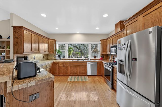 11083 Alta Sierra Dr, Grass Valley, CA 95949