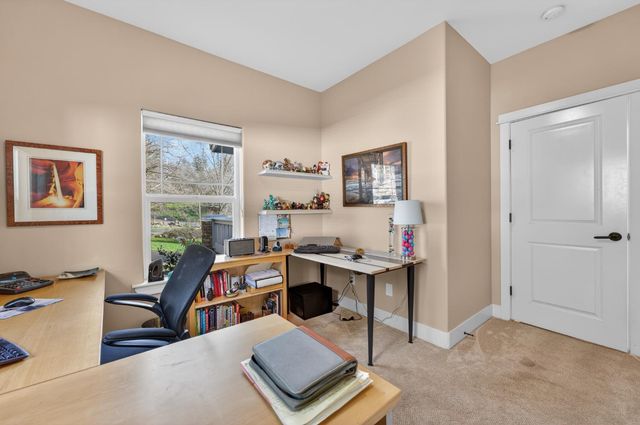 11083 Alta Sierra Dr, Grass Valley, CA 95949