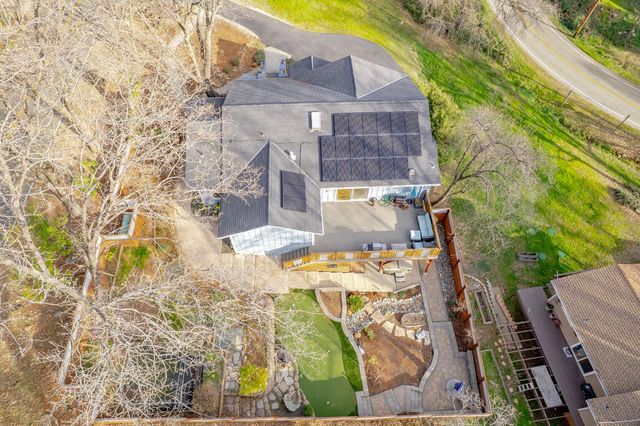 11083 Alta Sierra Dr, Grass Valley, CA 95949