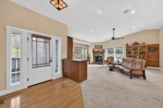 11083 Alta Sierra Dr, Grass Valley, CA 95949