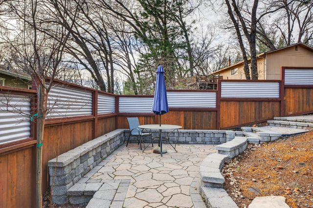 11083 Alta Sierra Dr, Grass Valley, CA 95949