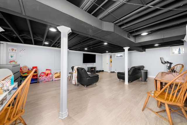 10429 S Keeler Avenue, Oak Lawn, IL 60453