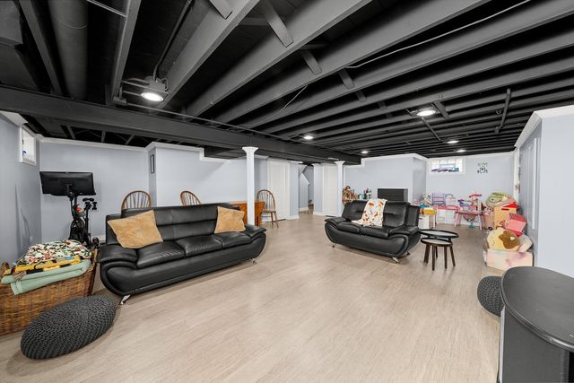 10429 S Keeler Avenue, Oak Lawn, IL 60453