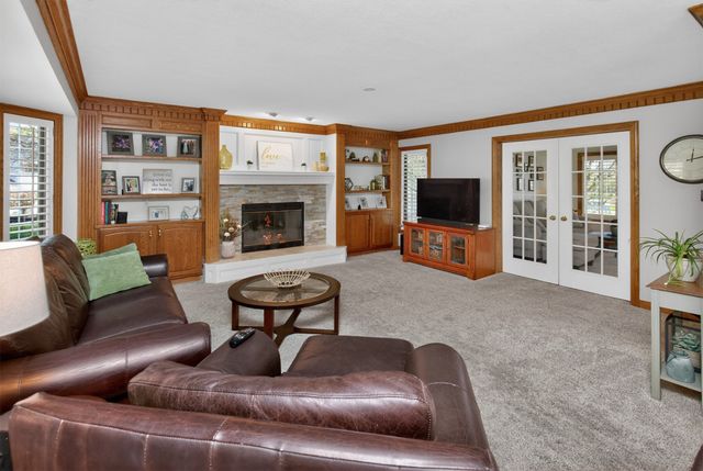 12995 Hickory Court, Clive, IA 50325