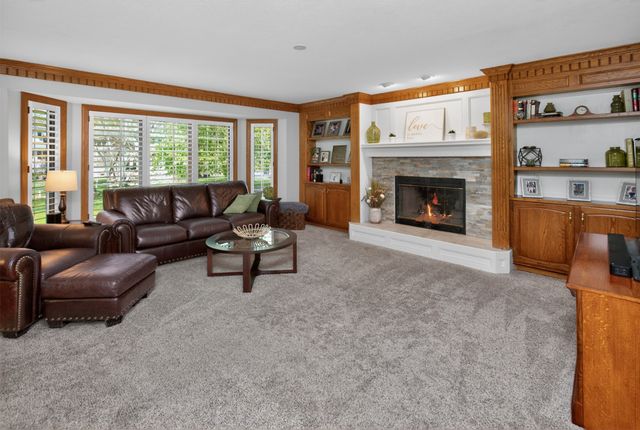 12995 Hickory Court, Clive, IA 50325