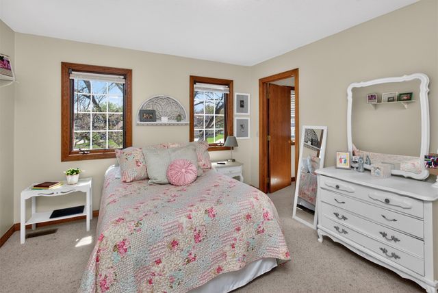 12995 Hickory Court, Clive, IA 50325