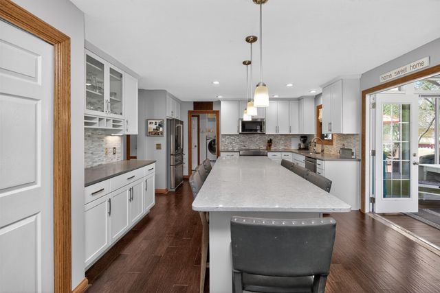 12995 Hickory Court, Clive, IA 50325