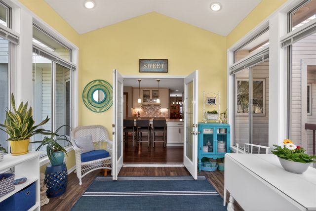 12995 Hickory Court, Clive, IA 50325