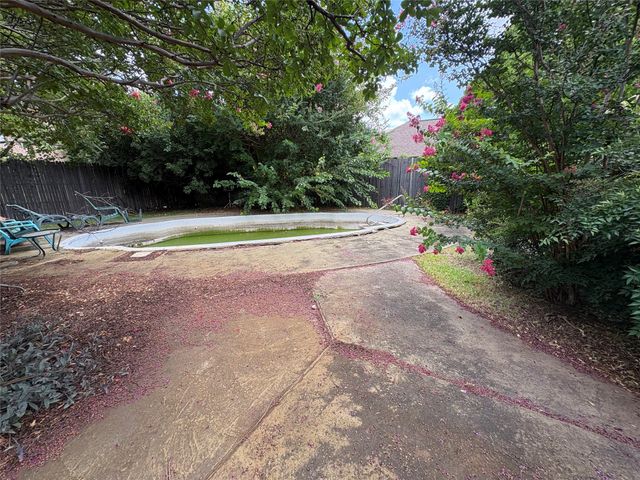 2730 Cladius Drive, Grand Prairie, TX 75052