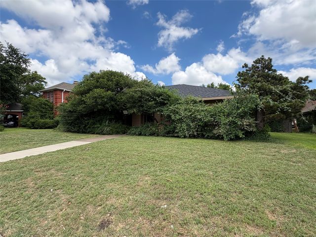 2730 Cladius Drive, Grand Prairie, TX 75052
