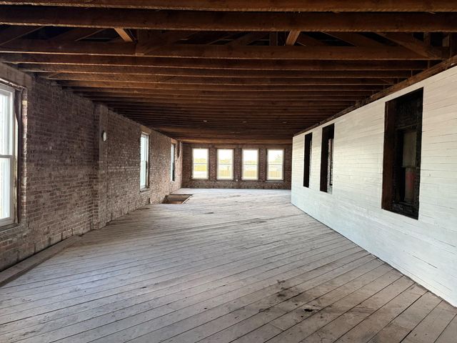 120 S Main Street, Joplin, MO 64801