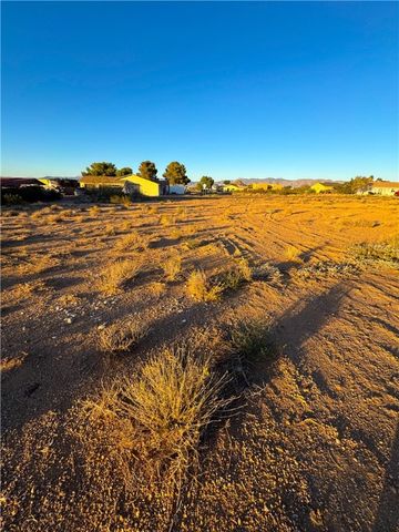 7774 E Pioneer Drive, Kingman, AZ 86401