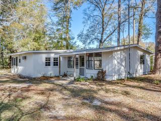32 N Easy Street, Sopchoppy, FL 32358