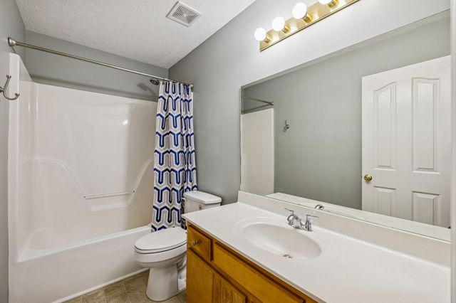 2237 Rosecran Cir, La Vergne, TN 37086