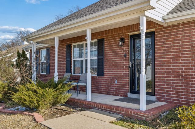 2237 Rosecran Cir, La Vergne, TN 37086