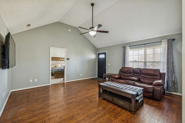 2237 Rosecran Cir, La Vergne, TN 37086