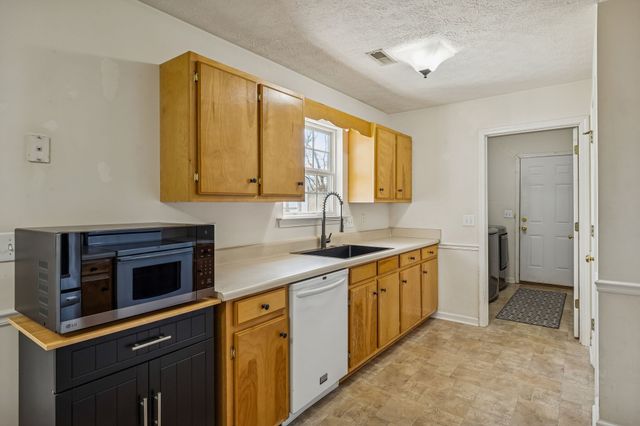 2237 Rosecran Cir, La Vergne, TN 37086