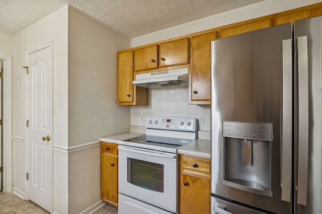 2237 Rosecran Cir, La Vergne, TN 37086