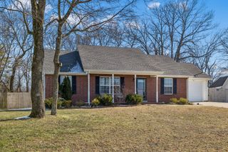 2237 Rosecran Cir, La Vergne, TN 37086