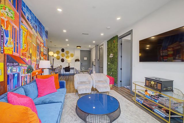 65 Lindsley Ave Apt 204, Nashville, TN 37210