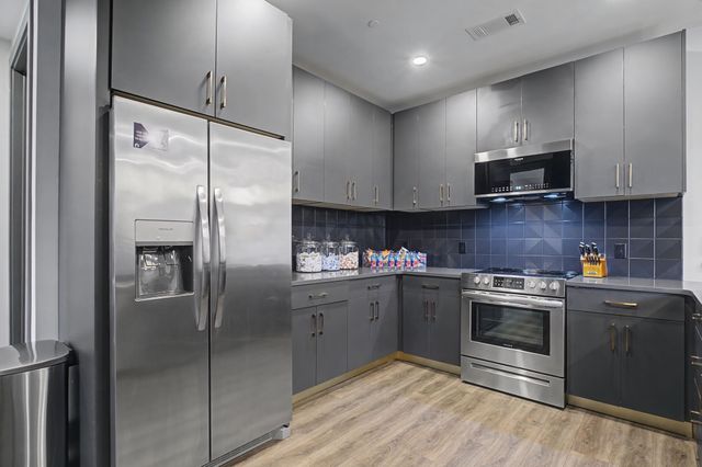 65 Lindsley Ave Apt 204, Nashville, TN 37210