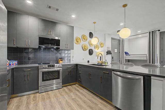 65 Lindsley Ave Apt 204, Nashville, TN 37210