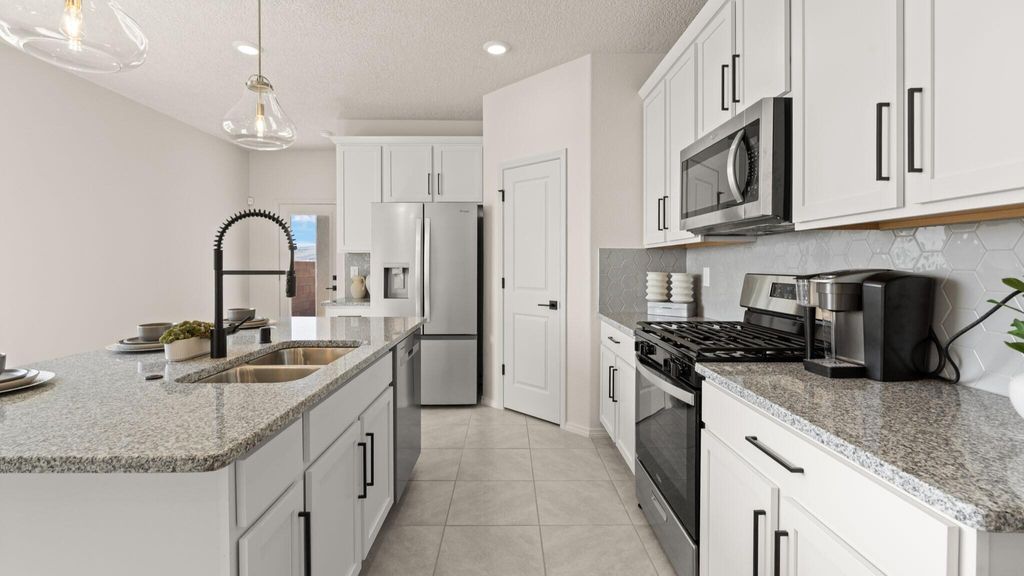 Image 10 of property listing at 3364 Dijamant Loop SE, Rio Rancho, NM 87124