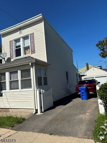 927 Meacham Ave, Linden City, NJ 07036