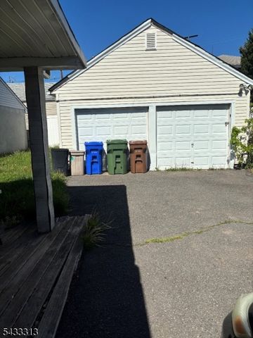 927 Meacham Ave, Linden City, NJ 07036