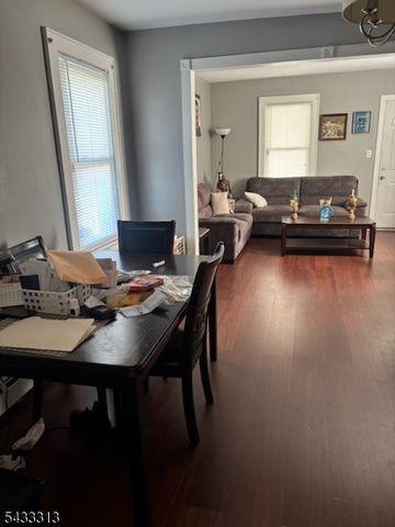 927 Meacham Ave, Linden City, NJ 07036