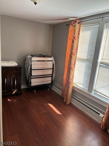 927 Meacham Ave, Linden City, NJ 07036